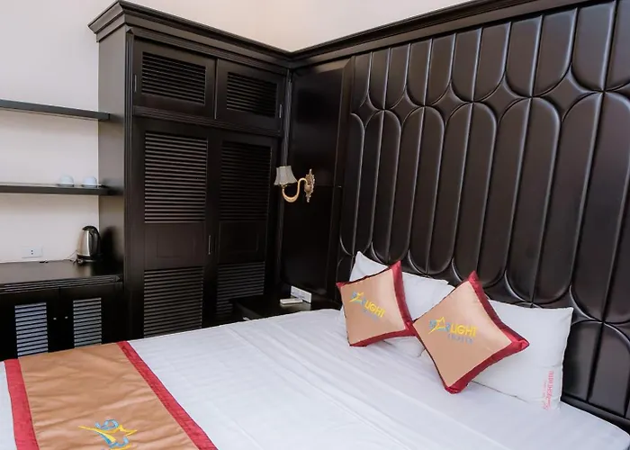 Hotel Starlight & Travel Ha Long