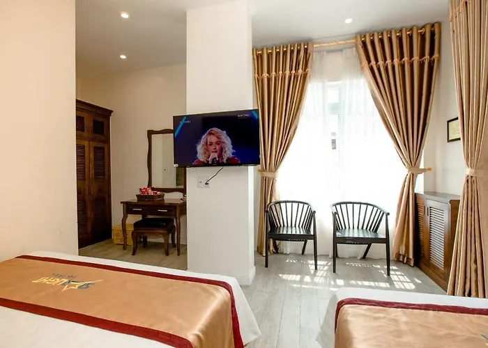 Starlight & Travel Hotel Ha Long